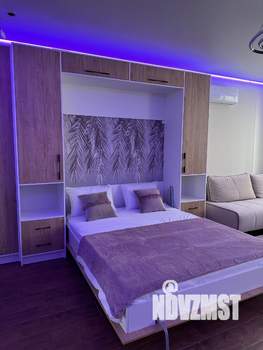 Студия квартира, посуточно, 38м2, 1/5 этаж