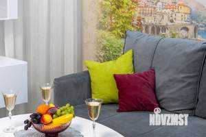 Студия квартира, посуточно, 30м2, 1/5 этаж