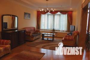 5-к квартира, посуточно, 170м2, 2/7 этаж