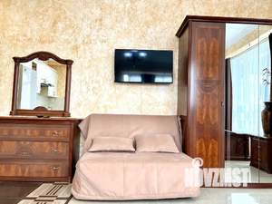 Студия квартира, посуточно, 38м2, 3/3 этаж