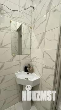 Студия квартира, посуточно, 35м2, 1/5 этаж