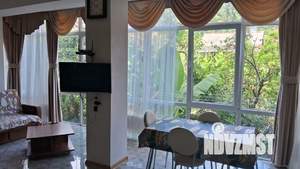 Студия квартира, посуточно, 40м2, 1/5 этаж