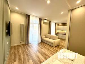 Студия квартира, посуточно, 40м2, 13/18 этаж