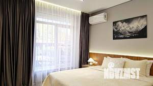 Студия квартира, посуточно, 37м2, 1/3 этаж