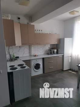Студия квартира, посуточно, 35м2, 10/12 этаж