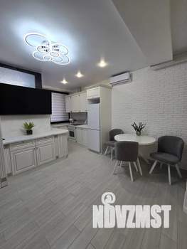 Студия квартира, посуточно, 32м2, 1/3 этаж
