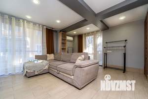 Студия квартира, посуточно, 38м2, 1/3 этаж