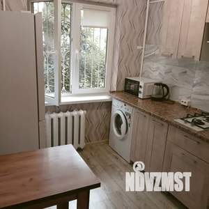 2-к квартира, посуточно, 30м2, 1/5 этаж