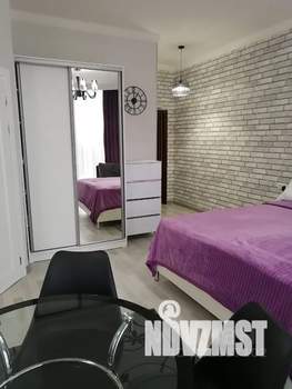 Студия квартира, посуточно, 44м2, 5/6 этаж