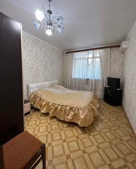 3-к квартира, на длительный срок, 100м2, 1/3 этаж