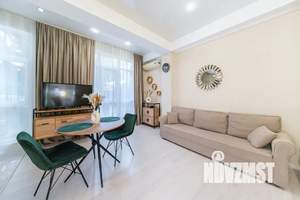 Студия квартира, посуточно, 35м2, 1/4 этаж