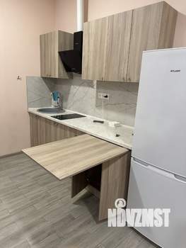 Студия квартира, посуточно, 32м2, 1/3 этаж