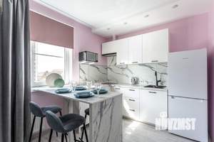 Студия квартира, посуточно, 42м2, 3/12 этаж