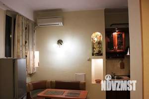 Студия квартира, посуточно, 38м2, 2/4 этаж