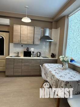 Студия квартира, посуточно, 36м2, 1/3 этаж