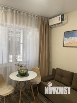 Студия квартира, посуточно, 30м2, 1/3 этаж