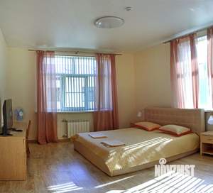 4-к квартира, на длительный срок, 100м2, 1/2 этаж