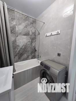 Студия квартира, посуточно, 32м2, 1/3 этаж