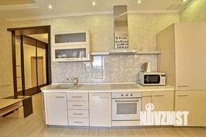 1-к квартира, посуточно, 60м2, 1/1 этаж