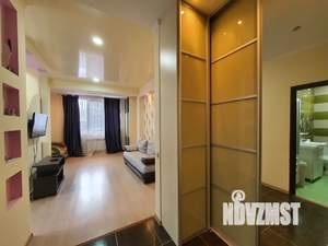 Студия квартира, посуточно, 36м2, 1/5 этаж