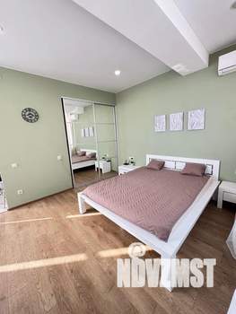 Студия квартира, посуточно, 42м2, 9/13 этаж