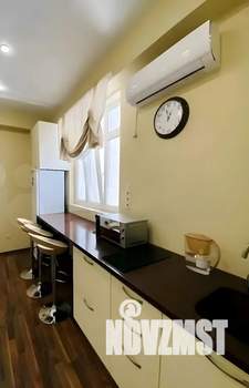 Студия квартира, посуточно, 30м2, 6/13 этаж