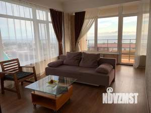 Студия квартира, посуточно, 54м2, 7/10 этаж