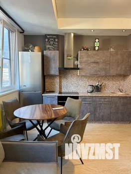 Студия квартира, посуточно, 40м2, 2/5 этаж