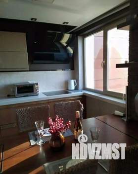 2-к квартира, посуточно, 84м2, 1/1 этаж