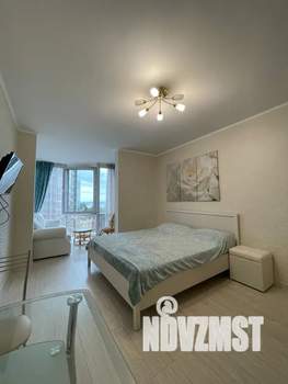 Студия квартира, посуточно, 35м2, 7/18 этаж