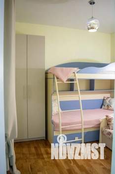 2-к квартира, посуточно, 50м2, 1/1 этаж