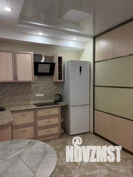 Студия квартира, посуточно, 40м2, 2/5 этаж