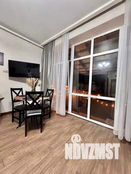 Студия квартира, посуточно, 38м2, 1/5 этаж