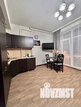 Студия квартира, посуточно, 38м2, 1/5 этаж
