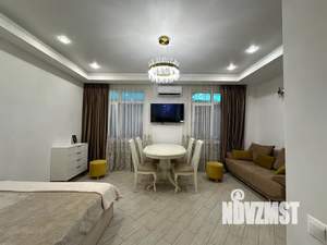 Студия квартира, посуточно, 32м2, 1/4 этаж
