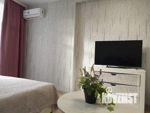 Студия квартира, посуточно, 33м2, 3/17 этаж