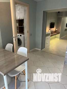 Студия квартира, посуточно, 32м2, 2/3 этаж