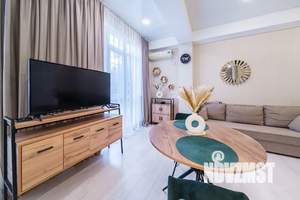 Студия квартира, посуточно, 35м2, 1/4 этаж