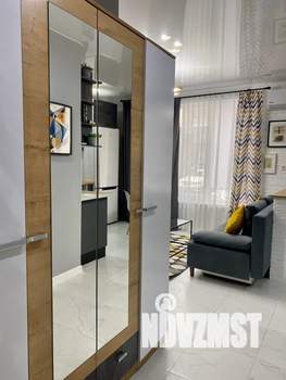 Студия квартира, посуточно, 35м2, 1/7 этаж