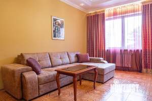 2-к квартира, посуточно, 68м2, 1/1 этаж