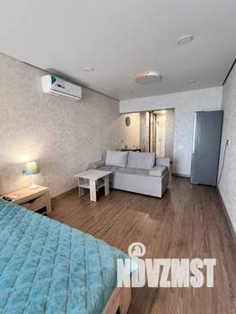 Студия квартира, посуточно, 35м2, 19/22 этаж