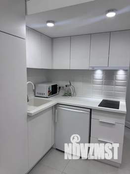 Студия квартира, посуточно, 35м2, 1/4 этаж