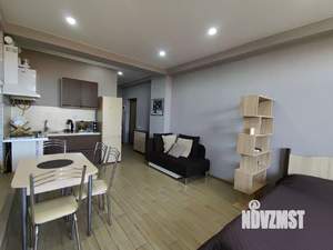 Студия квартира, посуточно, 32м2, 1/3 этаж