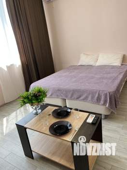 Студия квартира, посуточно, 32м2, 1/3 этаж