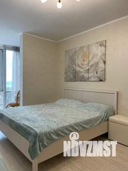 Студия квартира, посуточно, 35м2, 7/18 этаж