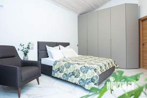 3-к квартира, на длительный срок, 130м2, 2/2 этаж