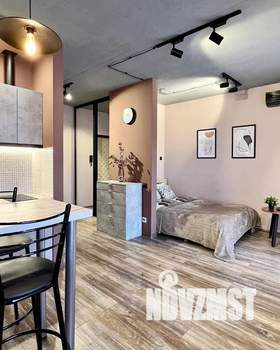 Студия квартира, посуточно, 32м2, 1/3 этаж