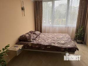 Студия квартира, посуточно, 32м2, 1/3 этаж