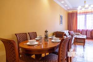 2-к квартира, посуточно, 68м2, 1/1 этаж