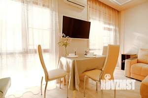 Студия квартира, посуточно, 32м2, 1/4 этаж